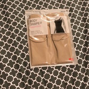 Uniqlo nude sleeveless top